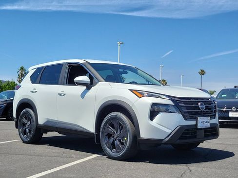 New 2026 Nissan Rogue SV FWD image 8