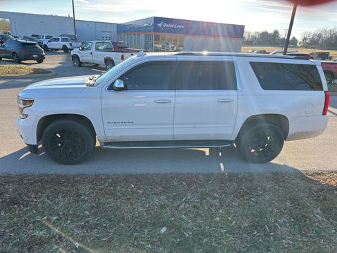 Used 2019 Chevrolet Suburban Premier image 16