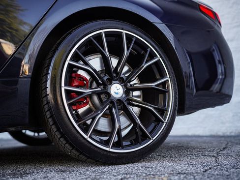 Used 2023 BMW M550i xDrive w/ Dynamic Handling Package image 17