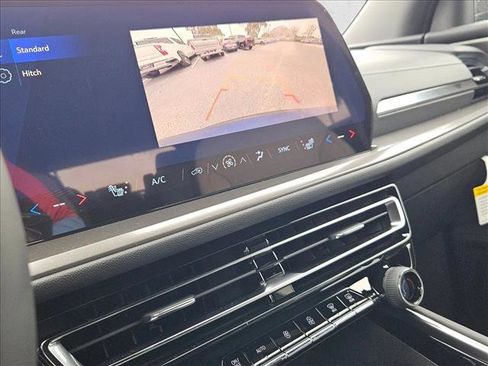 New 2026 Chevrolet Traverse LT image 13