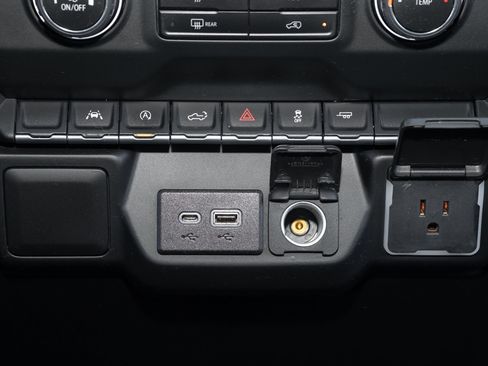 Used 2022 Chevrolet Silverado 1500 Custom image 33