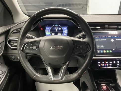 Used 2023 Chevrolet Bolt EUV LT w/ Comfort Package image 17