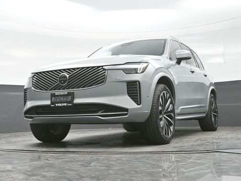 New 2026 Volvo XC90 B5 Plus w/ Protection Package AWD/4WD image 24