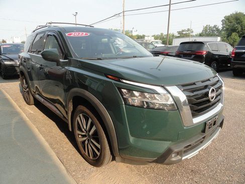 Used 2022 Nissan Pathfinder Platinum AWD/4WD image 2