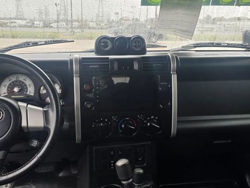 Used 2007 Toyota FJ Cruiser 4WD image 16