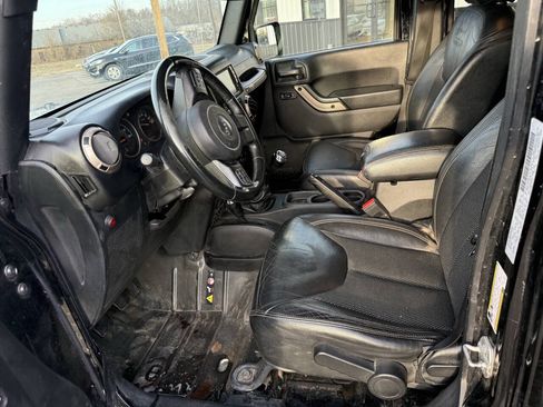 Used 2016 Jeep Wrangler Unlimited Sahara AWD/4WD image 17
