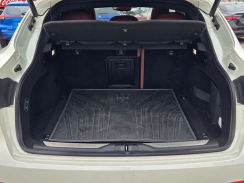 Used 2021 Maserati Levante GranLusso image 26