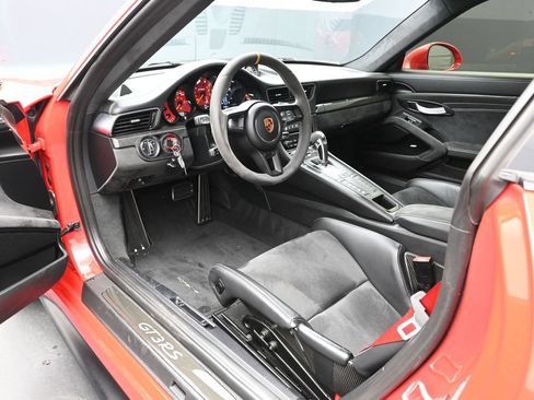 Certified 2019 Porsche 911 GT3 RS RWD image 4
