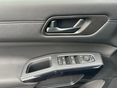 New 2025 Nissan Pathfinder SV w/ SV Premium Package image 12