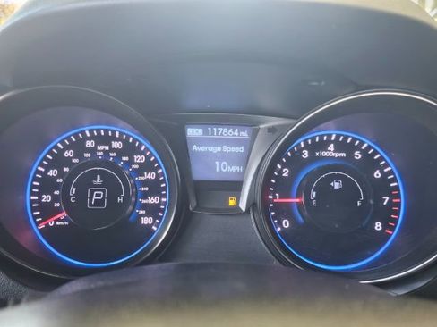 Used 2013 Hyundai Genesis 3.8 image 5