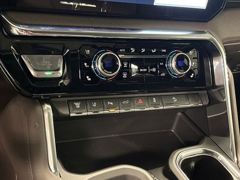 New 2026 GMC Sierra 2500 Denali w/ Denali Reserve Package AWD/4WD image 39