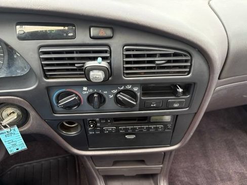 Used 1996 Toyota Camry LE FWD image 24