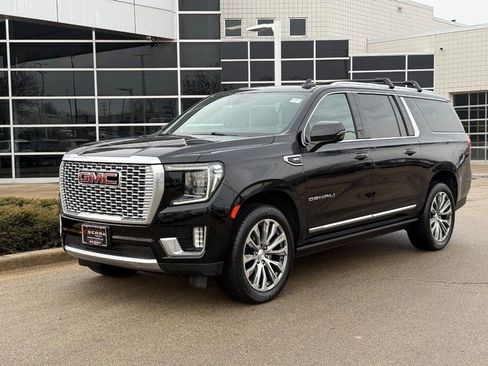 Used 2021 GMC Yukon XL Denali w/ Denali Premium Package image 7