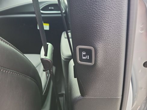 New 2026 Chrysler Pacifica Select FWD image 18