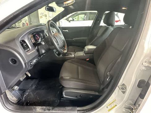 Used 2020 Dodge Charger SXT w/ Blacktop Package image 30