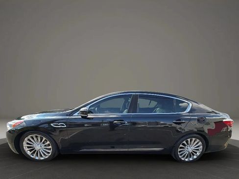 Used 2017 Kia K900 Luxury w/ VIP Plus Package RWD image 8