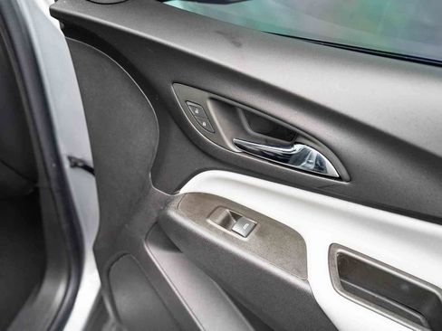 Used 2024 Chevrolet Equinox LS w/ Driver Confidence II Package FWD image 30