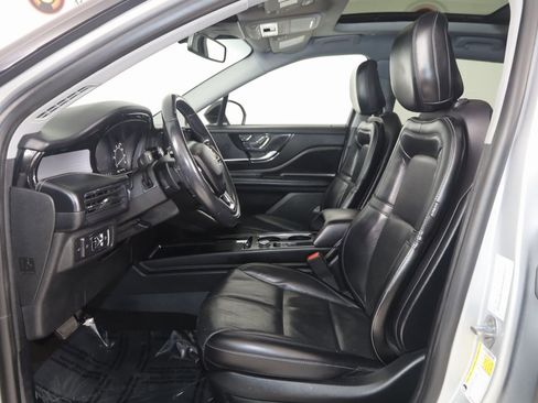 Used 2020 Lincoln Corsair FWD w/ Premium Package image 12