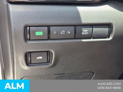 Used 2024 Nissan Sentra SV FWD image 31