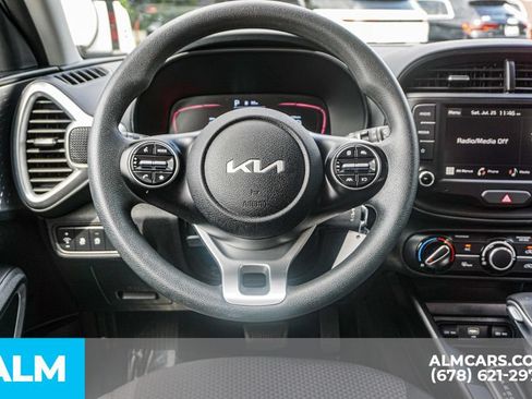 Used 2025 Kia Soul LX w/ LX Technology Package FWD image 28