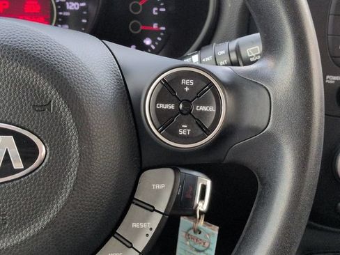 Used 2016 Kia Soul + FWD image 23