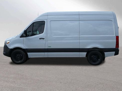Used 2025 Mercedes-Benz Sprinter 2500 image 6
