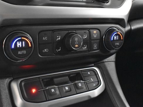 Used 2023 GMC Acadia SLT w/ Preferred Package image 23