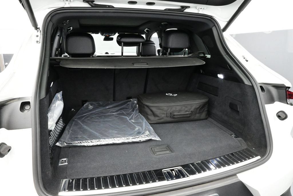 Certified 2024 Porsche Cayenne AWD/4WD image 15