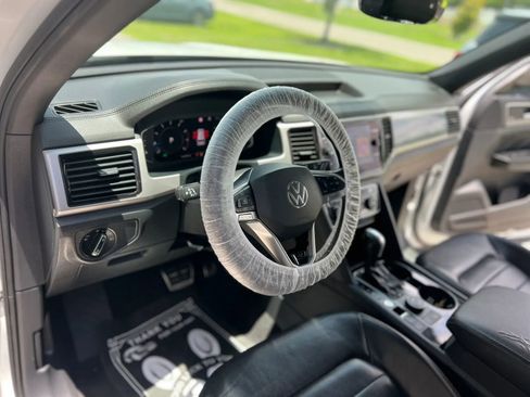 Used 2020 Volkswagen Atlas Cross Sport SEL Premium R-Line AWD/4WD image 8
