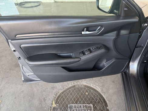 Used 2024 Nissan Altima 2.5 SV image 20