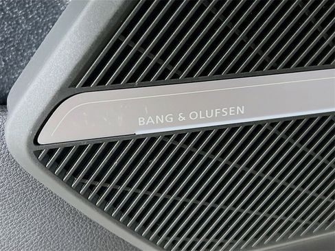 Used 2021 Audi Q5 Prestige w/ Prestige Package image 21