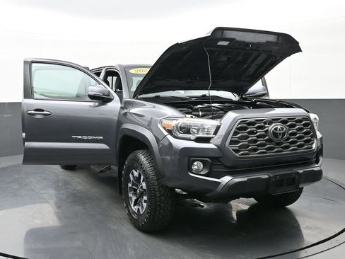 Used 2021 Toyota Tacoma TRD Off-Road image 44