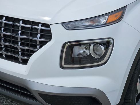 New 2026 Hyundai Venue SEL FWD image 9