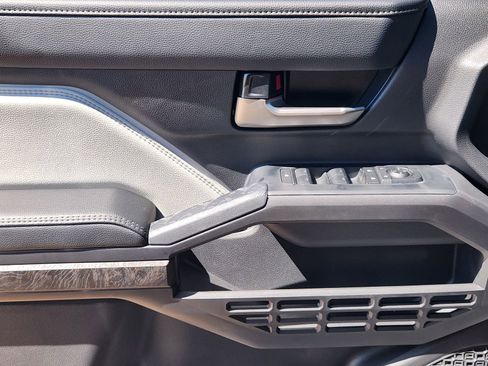 New 2026 Toyota Tacoma Limited AWD/4WD image 21