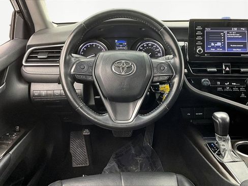 Used 2021 Toyota Camry SE image 5