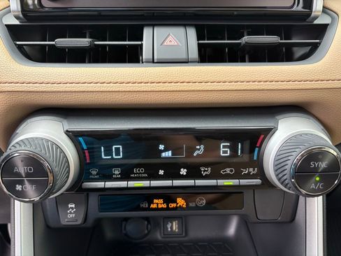 Used 2025 Toyota RAV4 LE image 21