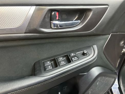 Used 2017 Subaru Outback 2.5i Premium image 15