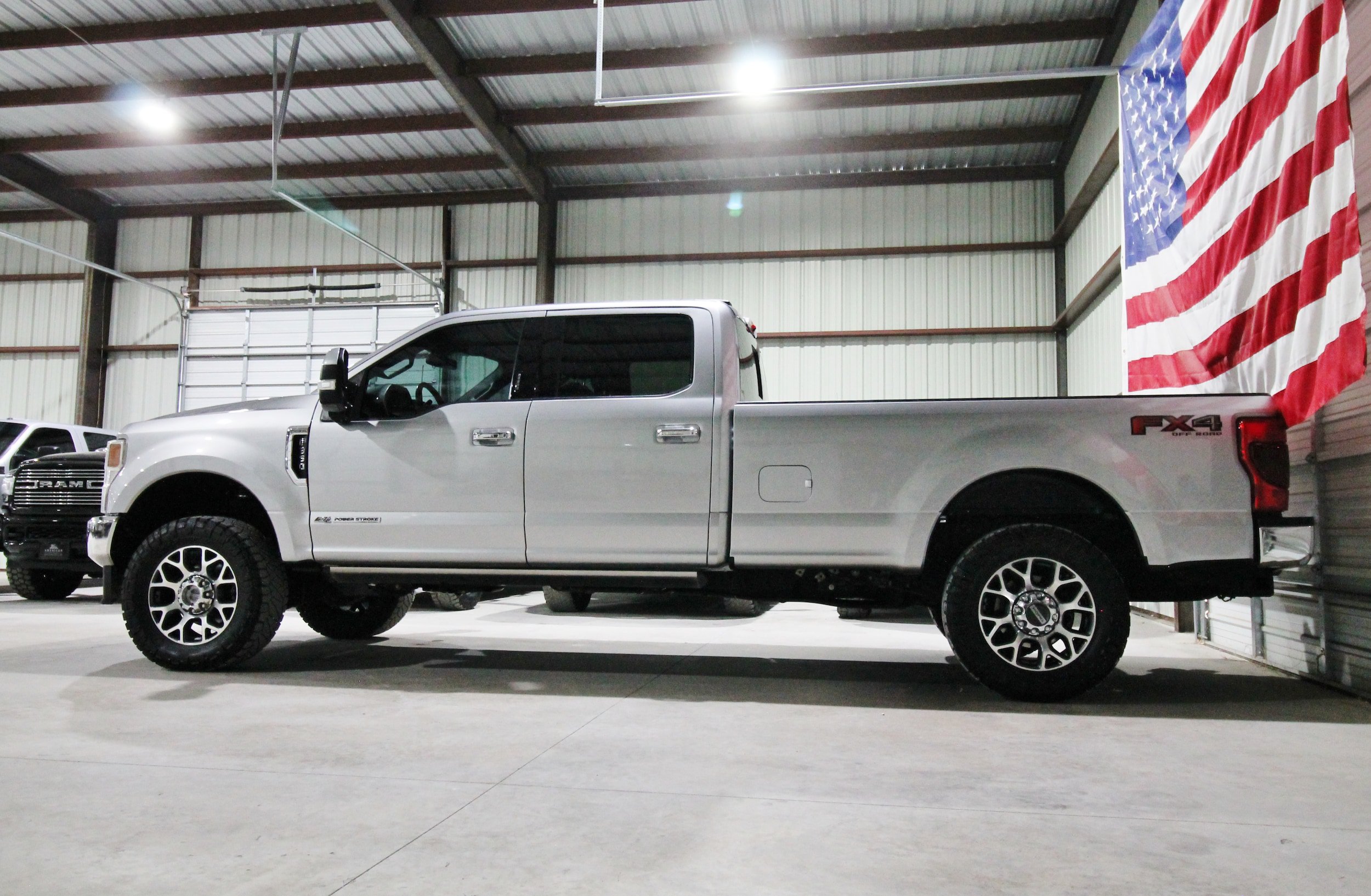 Used 2021 Ford F350 Lariat w/ Lariat Ultimate Package AWD/4WD image 6