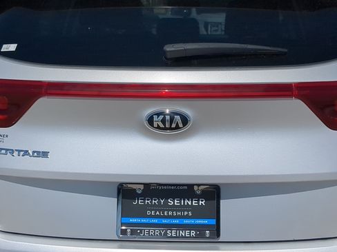Used 2021 Kia Sportage LX AWD/4WD image 14