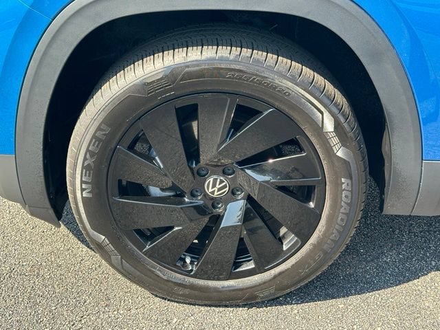 Certified 2024 Volkswagen Atlas Cross Sport SEL AWD/4WD image 8