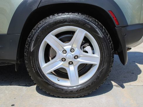 Used 2021 Land Rover Defender 110 SE image 12