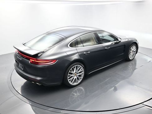 Used 2018 Porsche Panamera 4S image 38