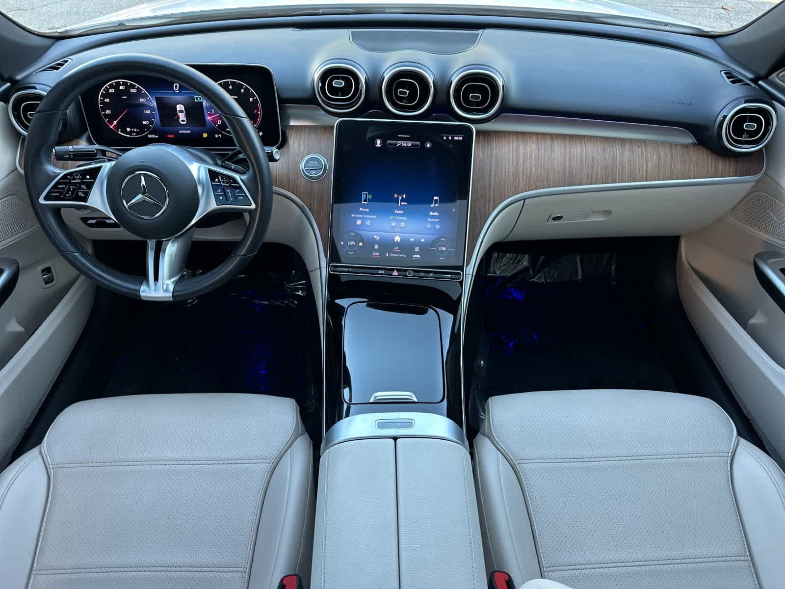 Used 2023 Mercedes-Benz C 300 Sedan image 3