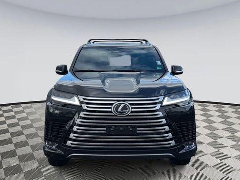 Used 2025 Lexus LX 600 4WD w/ Luxury Package image 6