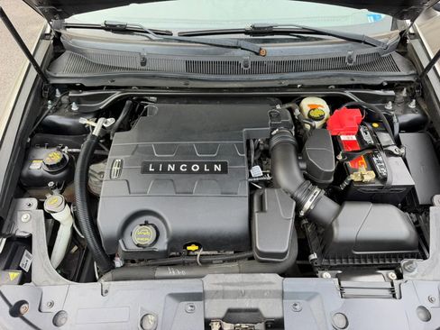 Used 2016 Lincoln MKS AWD w/ Equipment Group 101A image 38