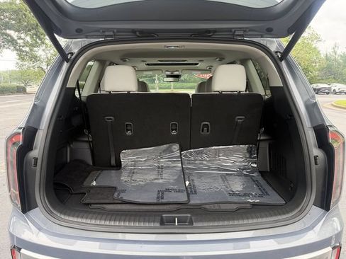 Certified 2024 Kia Telluride EX w/ EX Captain's Chair Package FWD image 46