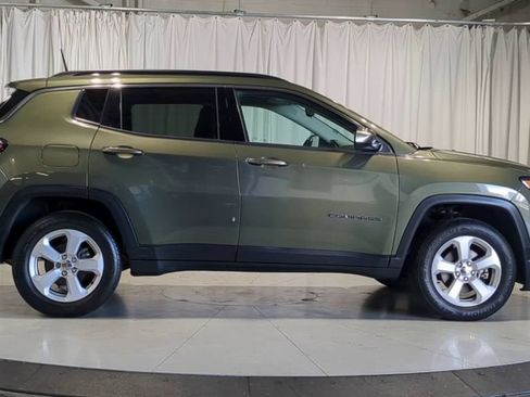 Used 2018 Jeep Compass Latitude w/ Cold Weather Group AWD/4WD image 9