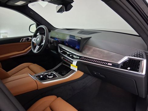 New 2026 BMW X5 M60i image 31