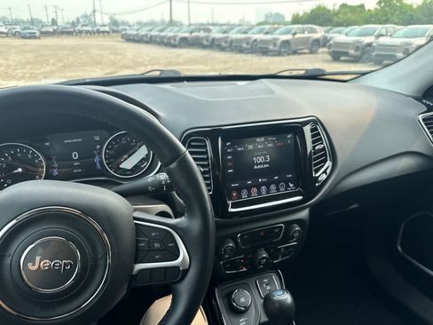 Used 2020 Jeep Compass Limited AWD/4WD image 21