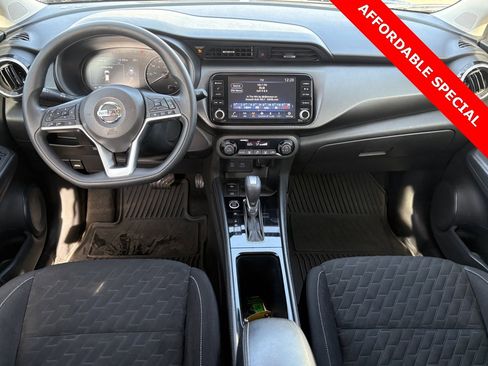 Used 2021 Nissan Kicks SV image 11